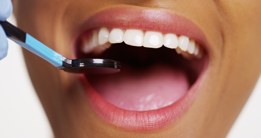 Kompleksowe leczenie stomatologiczne – odkryj drogę do zdrowych i atrakcyjnego uśmiechów.